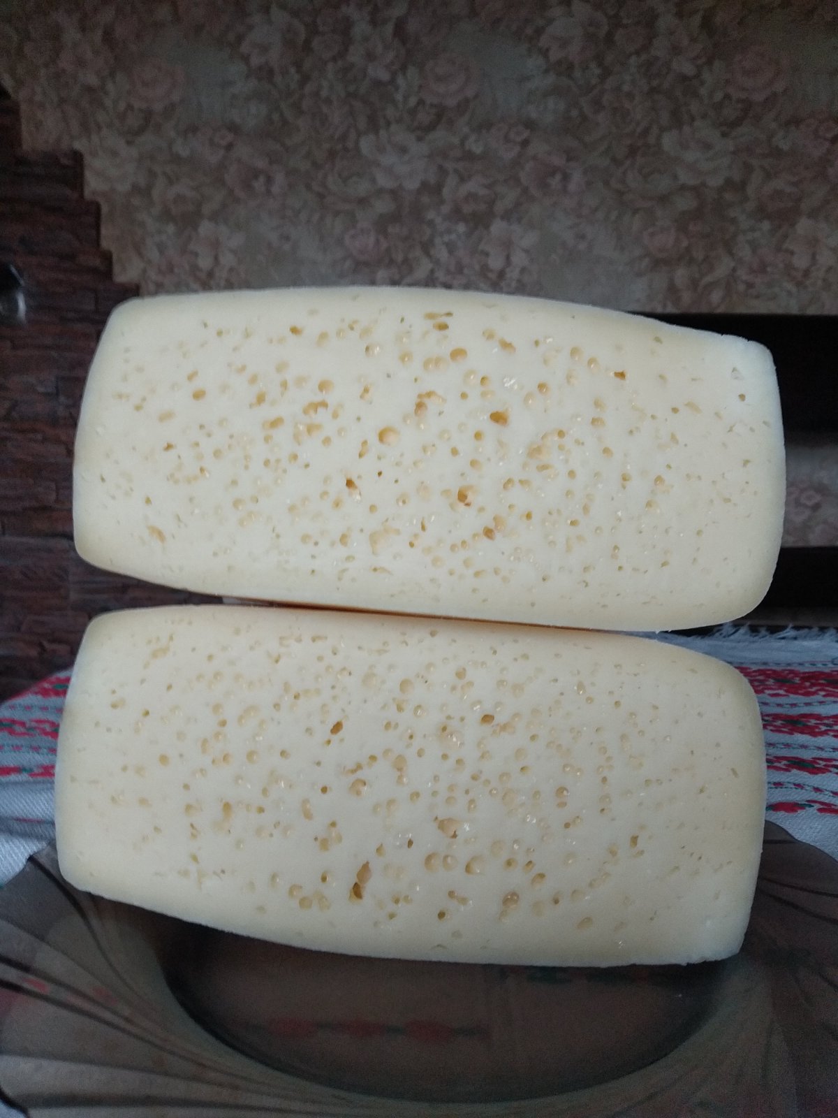 Выдержанные мягкие козьи и коровьи сыры